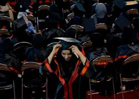 دانشجویان مسائل کشور را مورد تحلیل قرار دهند