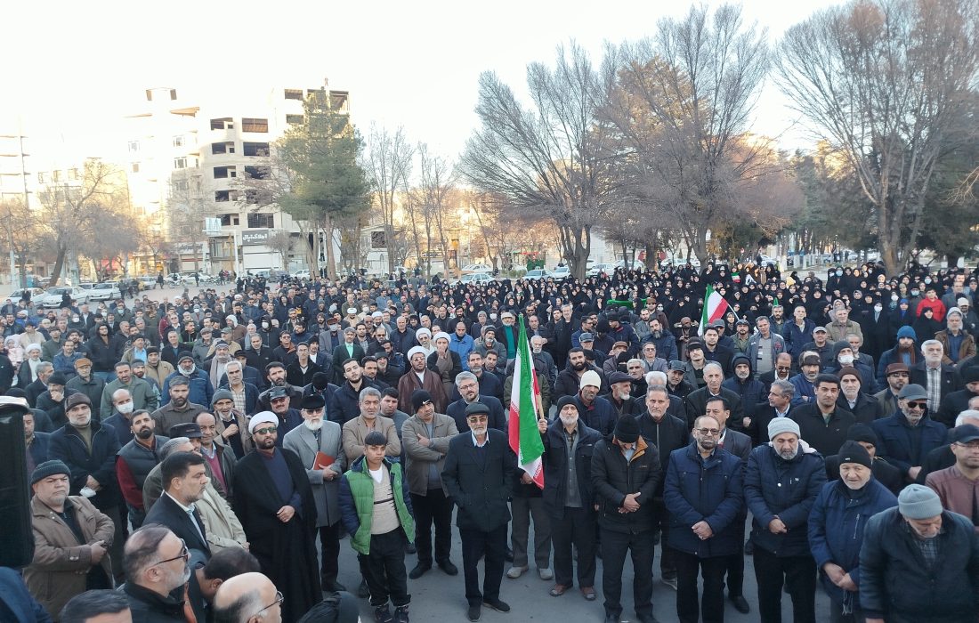 خروش مردم بروجرد علیه اغتشاشگران