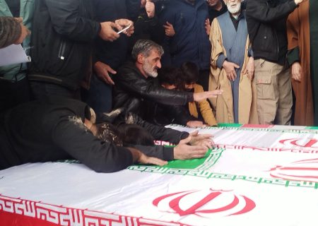 پیکر ۵ شهید حملات تروریستی در بروجرد تشیع شد