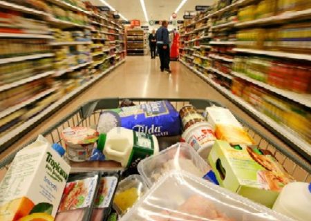 هیچ کمبودی در تأمین کالاهای اساسی نداریم