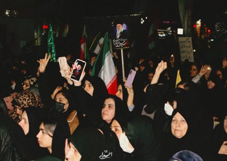 حضور مردم در خیابان، سد محکمی مقابل دشمنان