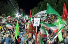 کلید تنگه هرمز در دستان مردم است
