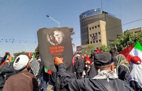مردم ایران دست از خونخواهی امام شهید برنخواهند داشت
