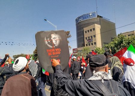 مردم ایران دست از خونخواهی امام شهید برنخواهند داشت