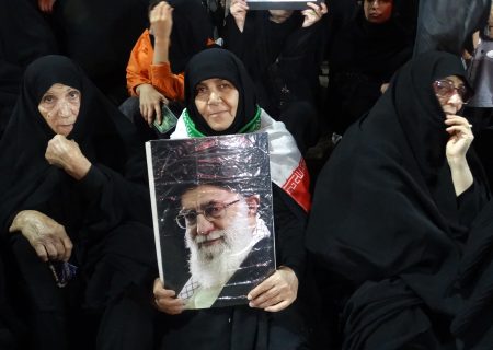 مراسم بزرگداشت رهبر شهید برگزار شد
