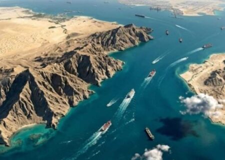 تنگه هرمز به میدان تقابل قدرت نظامی و جنگ روایت‌های آمریکا تبدیل شده است